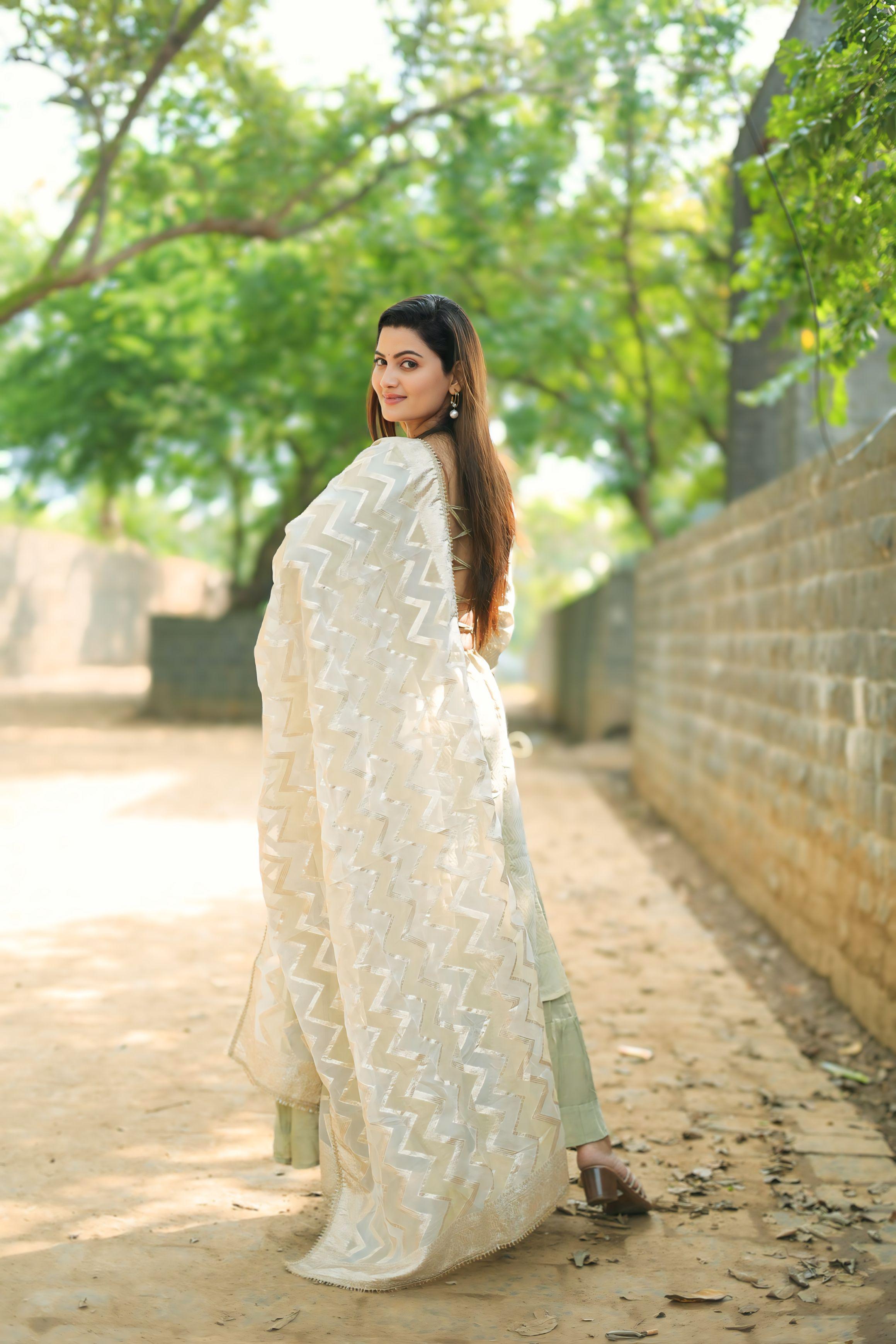 Beige Tissue suit set with wide palazzo pants